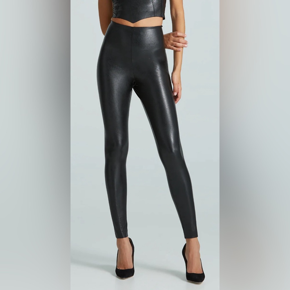 Commando Faux Leather Legging in Black, Size Medium